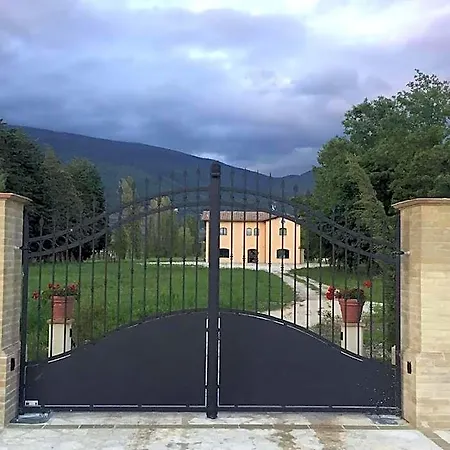 Il Castellaccio Bed & Breakfast 4*