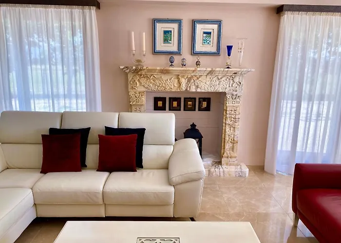 Il Castellaccio B&B 스펠로