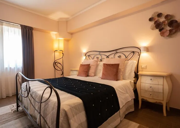 Il Castellaccio B&B 스펠로