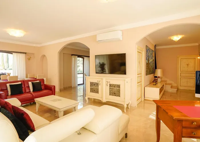 B&B Il Castellaccio 스펠로