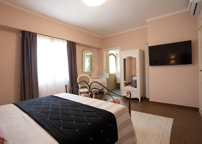 Il Castellaccio B&B 스펠로