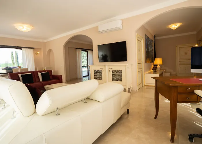 Il Castellaccio 스펠로