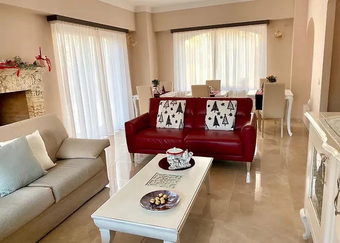 Il Castellaccio B&B 스펠로